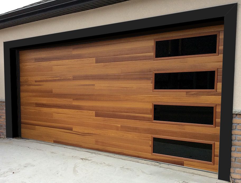 Cedar-look garage door with horizontal glass panels